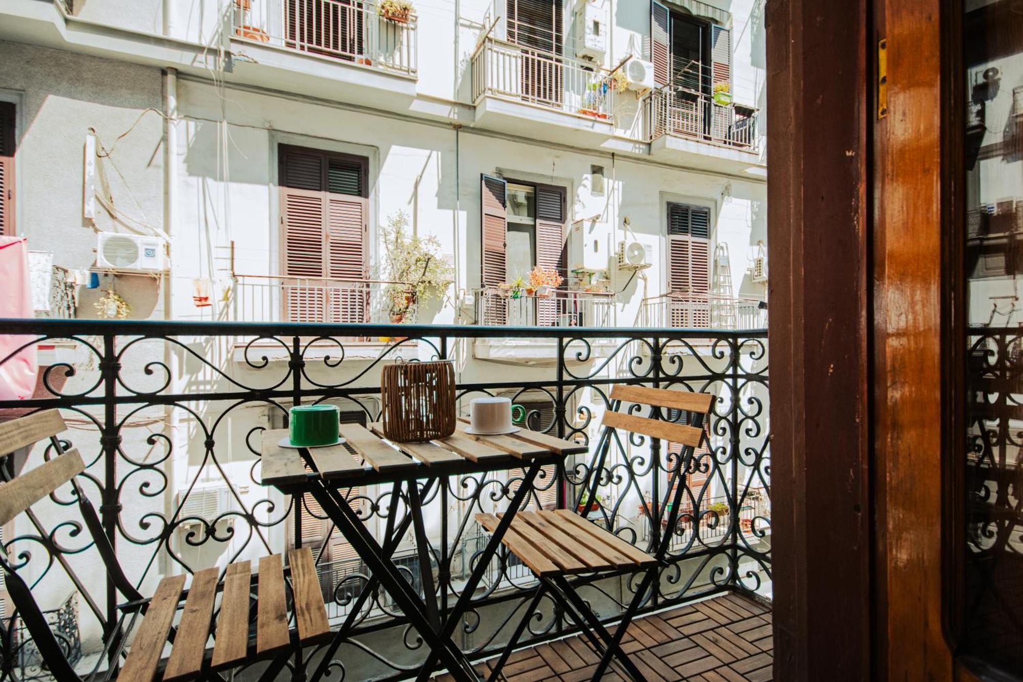 B&B Lara'S Home By I Borbone Naples Exterior photo